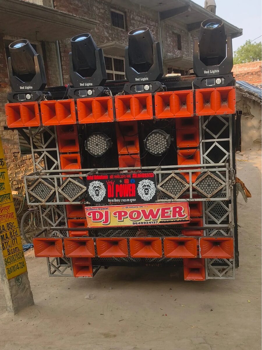 DJ POWER setup with moving head lights